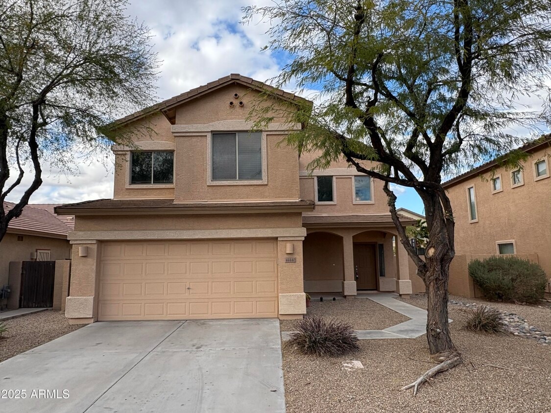 Primary Photo - 44440 W Knauss Dr