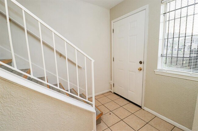 Building Photo - 13537 Castilian Dr