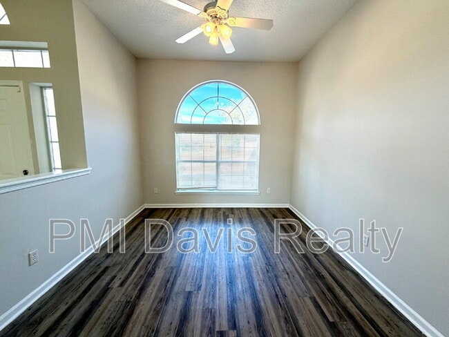 Building Photo - 1771 Pickwick Pl