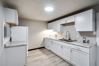 Building Photo - 433 Ahnaip St