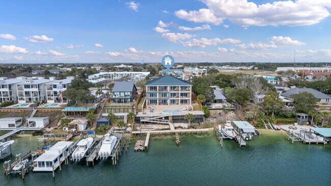 Building Photo - 724 Harbor Blvd