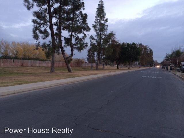 Building Photo - 2 br, 1 bath House - 905 El Toro Dr