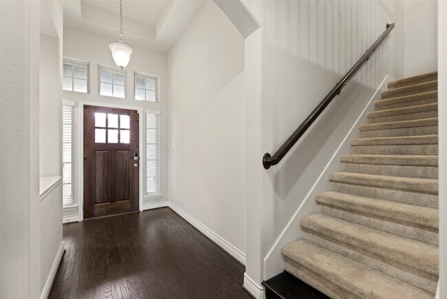 Foto del edificio - 5619 S Denham Ridge Ln