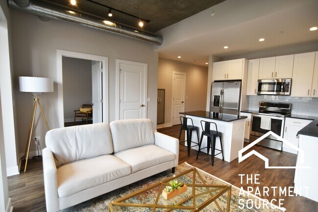 Building Photo - 3833 N Broadway