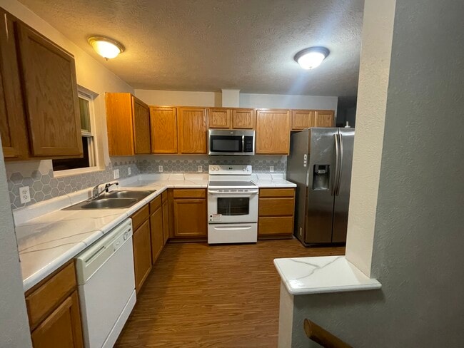 Foto del edificio - 5633 Kearney Ave