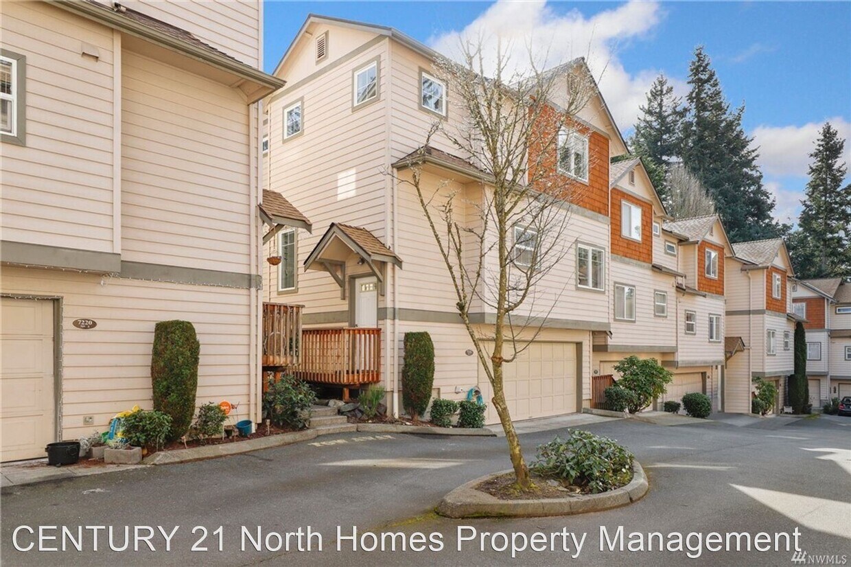 Primary Photo - 2 br, 2.5 bath House - 7222 208th St SW #3