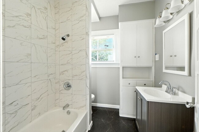 Foto del edificio - 3706 Oliver St