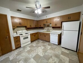 Building Photo - 8305 W Morgan Ave