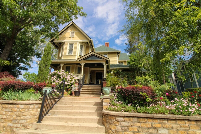Building Photo - 41 Starnes Ave