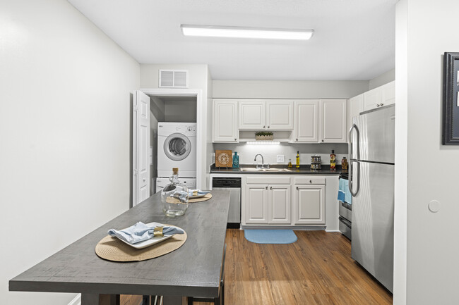 Kitchen - Kingswood - Students save up to 10%!