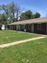 Building Photo - Bolivar MO 1 Bed, 1 Bath Apartment