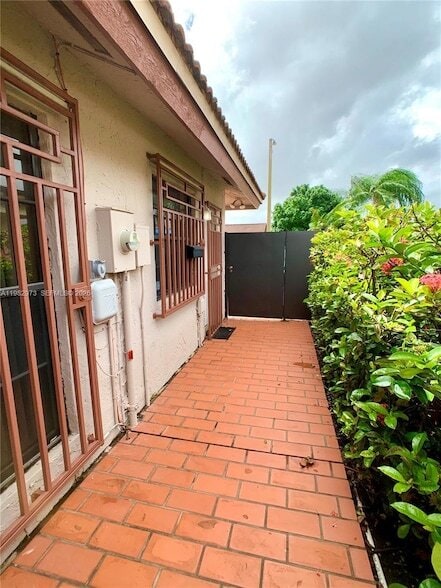 Photo - 15529 SW 69th Terrace Apartment