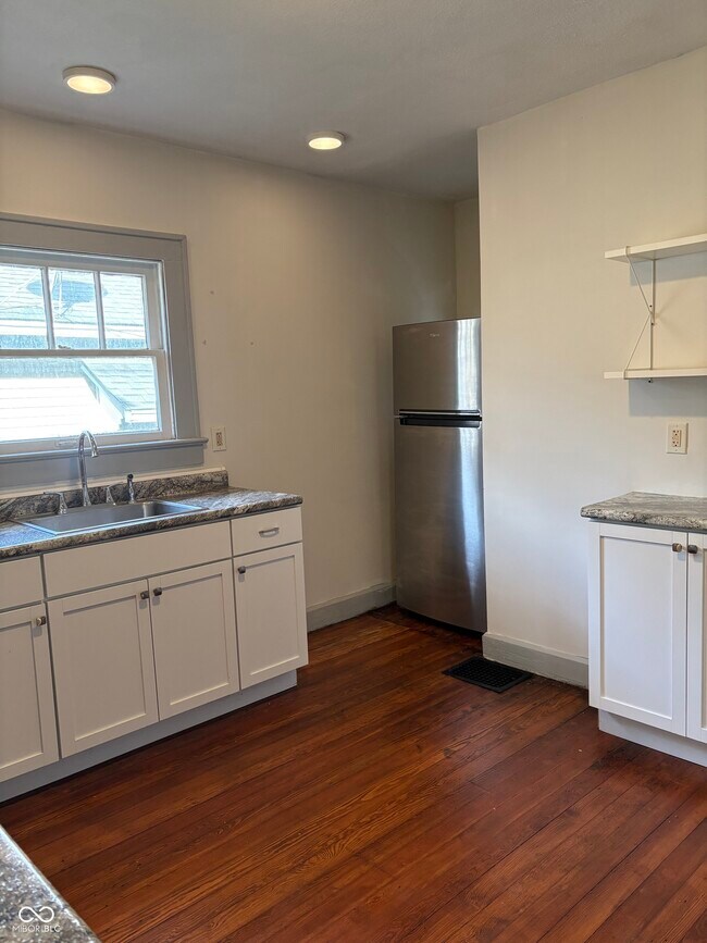 Foto del edificio - 823 Tecumseh St