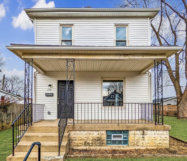 Building Photo - 770 Stewart Ave