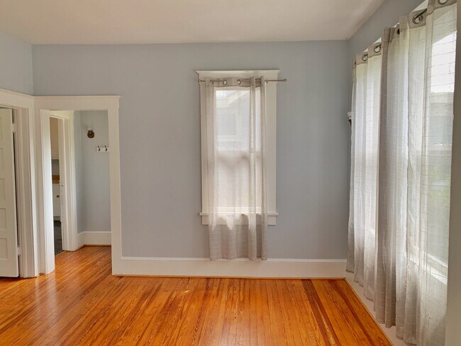 Foto del edificio - 2BR | 1 BA Historic Downtown, Walk to Flag...
