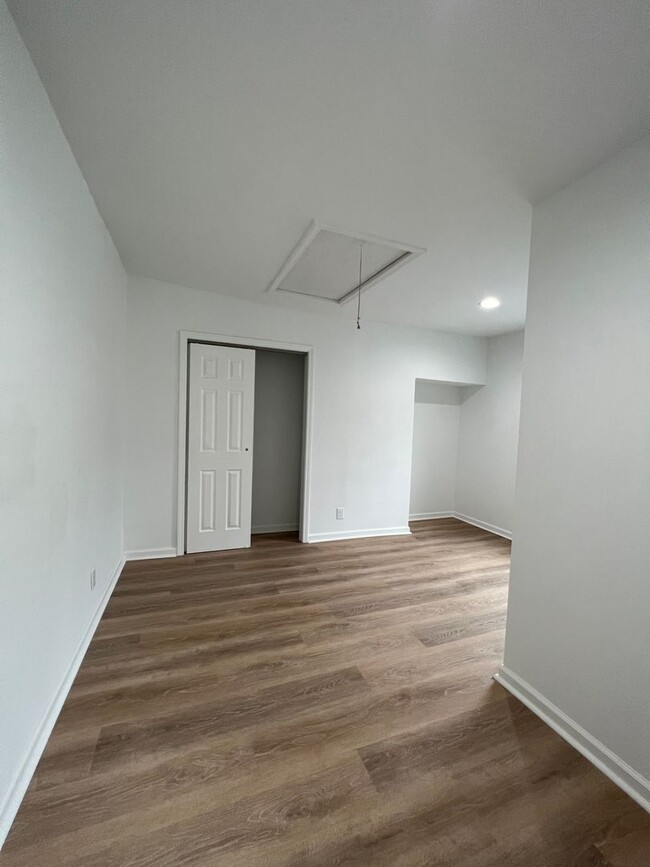 Building Photo - Stunning 2 Bedroom in the Heart of Morning...