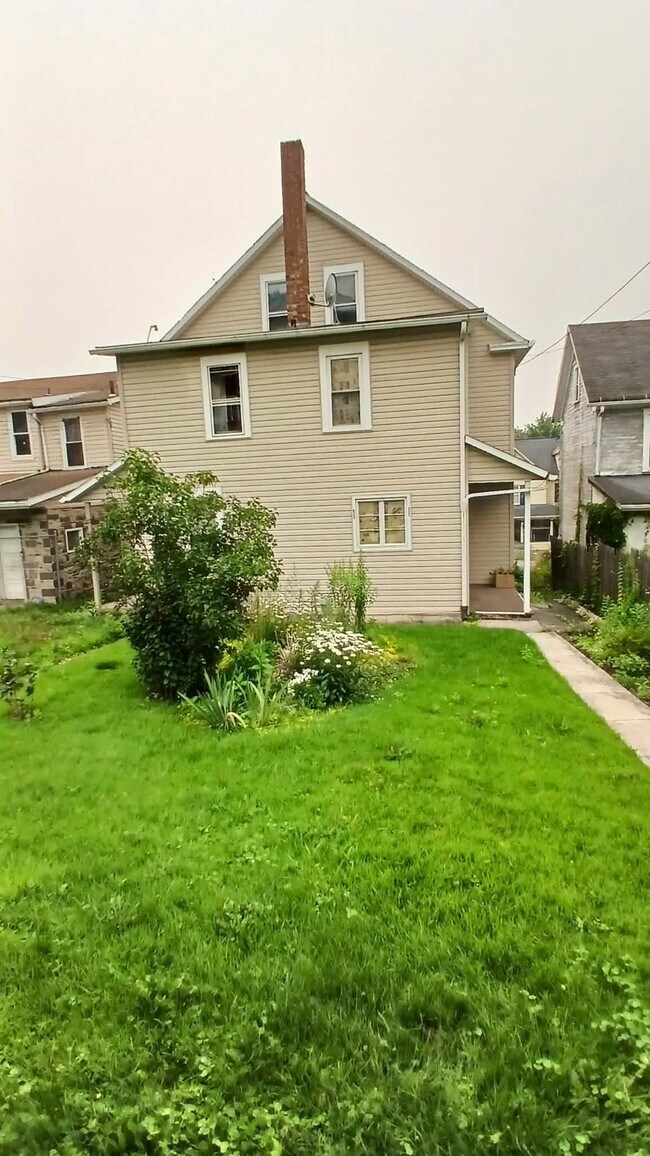 Foto del edificio - 648 Linden Ave