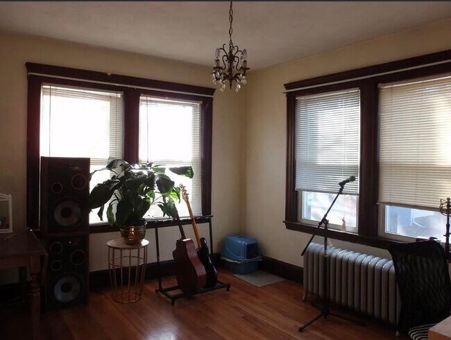 Building Photo - 94 Bourne St