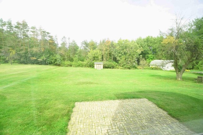 Building Photo - 140 Bundy Rd