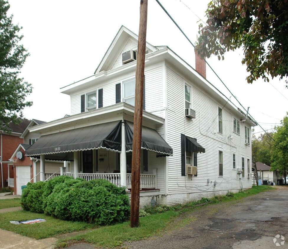 Building Photo - 1121 9th St