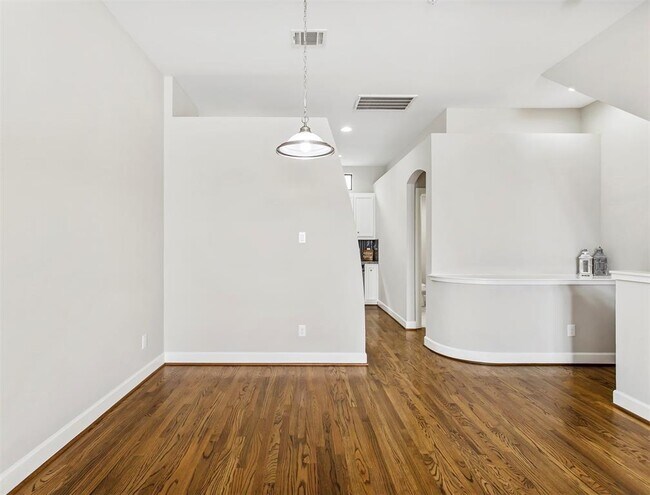 Building Photo - 2710 Hullsmith Dr
