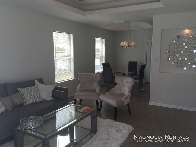 Building Photo - Tulipan Villas Apartment