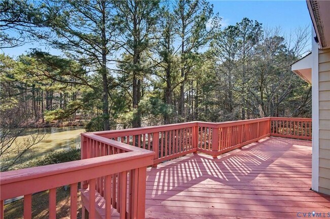 Foto del edificio - Convenient Midlothian Lucks Lane area on the water!