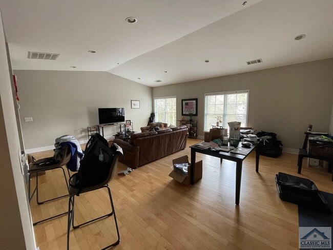 Building Photo - 1040 Gaines School Rd