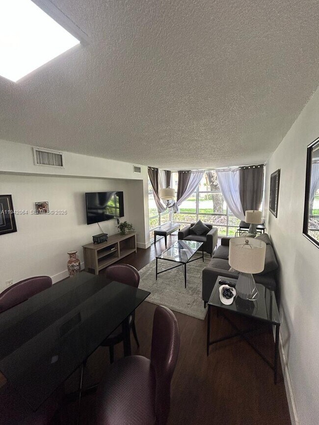 Foto del edificio - 210 172nd St