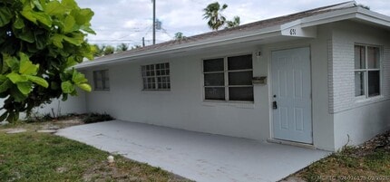 Building Photo - 651 NE 46th Ct