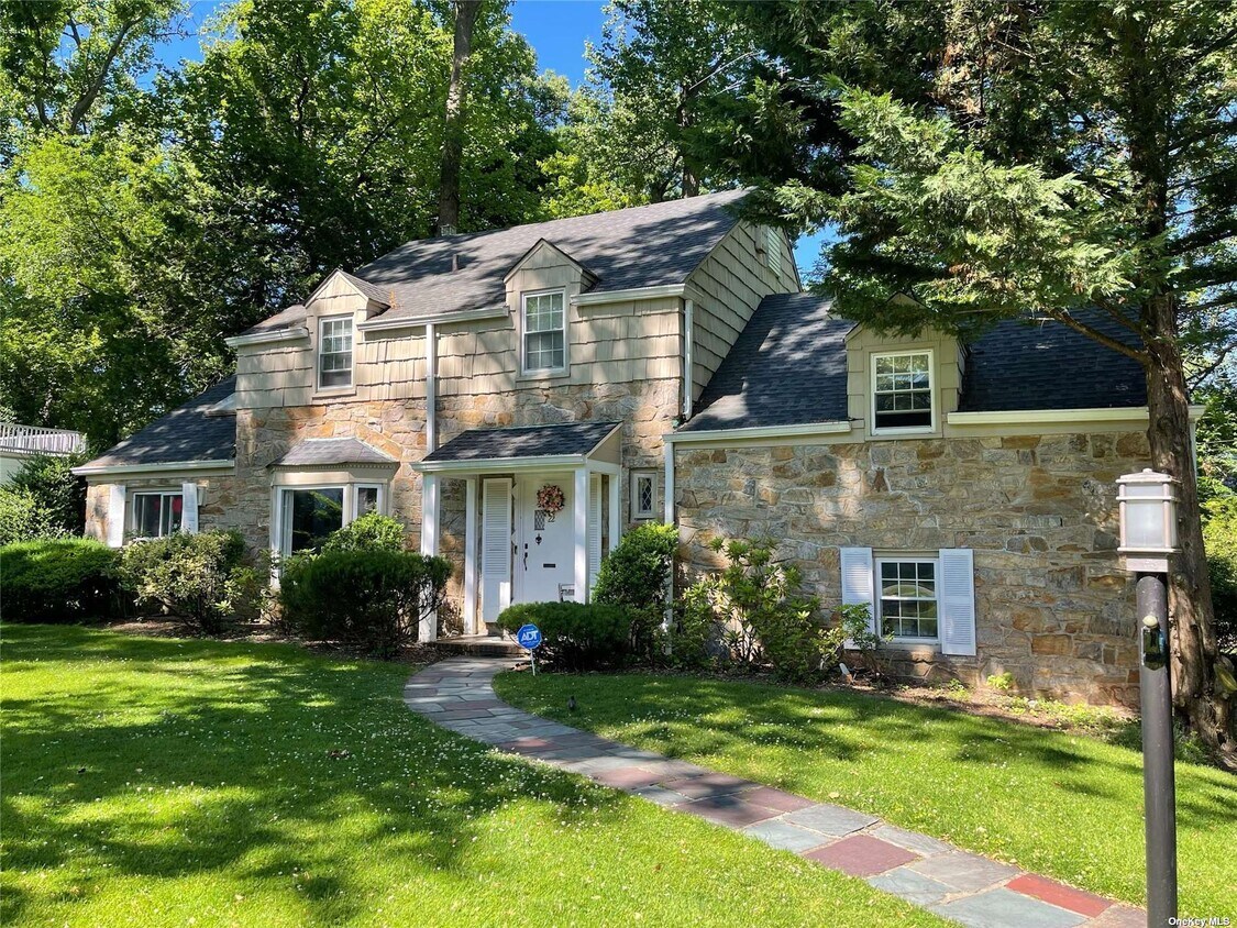 22 Old Field Ln, Great Neck, NY 11020 House Rental in Great Neck, NY