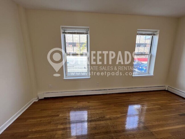 Building Photo - 2 bedroom in Boston MA 02135