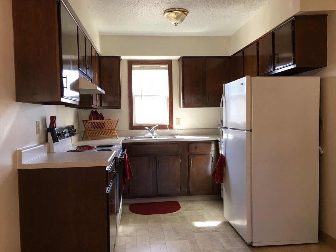 Foto principal - 1652 9th St N