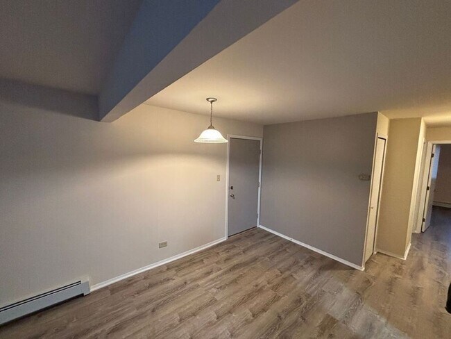 Foto del edificio - 8940 Cedarwood Dr