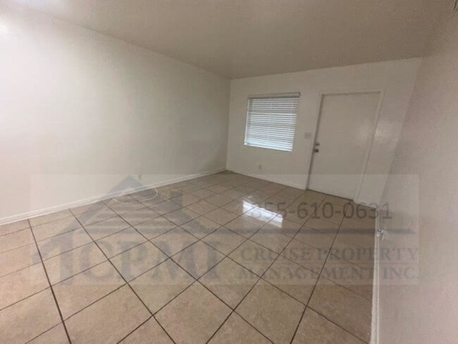 Interior Photo - $995 Deposit w/ approved credit on this Great Neighborhood and Location - WASHER and DRYER IN UNIT!