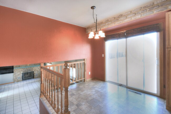Building Photo - 475 Avenida Del Cielo