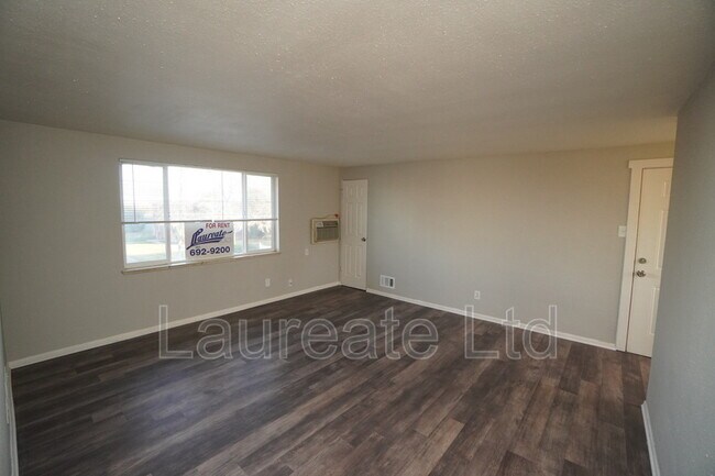 Foto del edificio - 677 Miller Ct