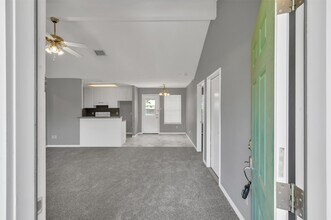 Building Photo - 16245 Sun View Ln