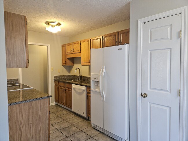 Building Photo - 5441 Archer Rd