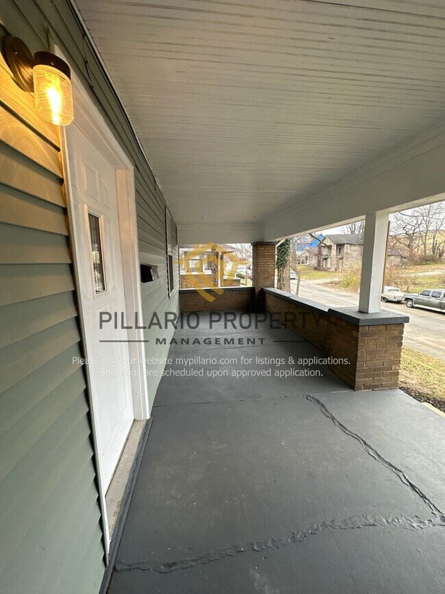 Foto del edificio - Refreshed 3 Bedroom, 2 Bathroom Home Avail...