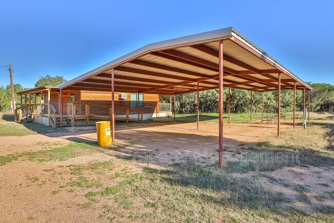Building Photo - 624 Deer Creek Dr W