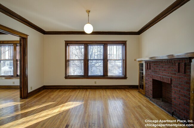 Foto del edificio - 1336 W Waveland Ave