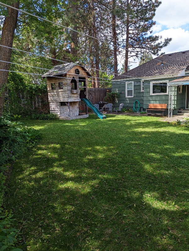 Building Photo - 4914 N Cedar St