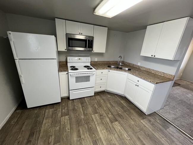 Building Photo - Two-Bedroom in Salt Lake City!