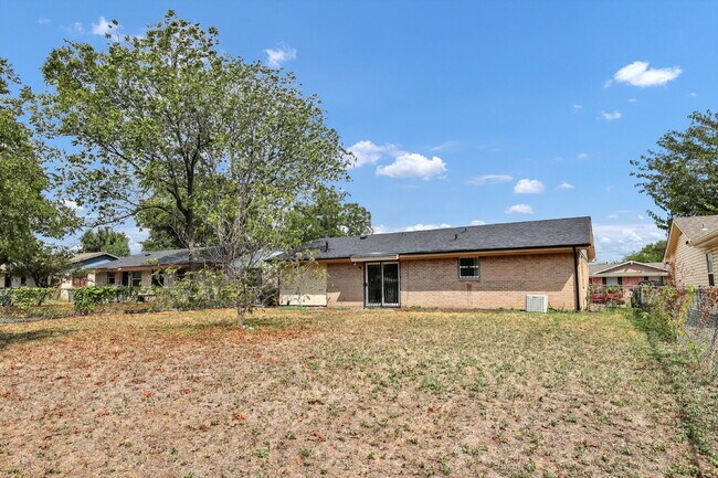 Foto del edificio - $1,000 OFF first month rent.