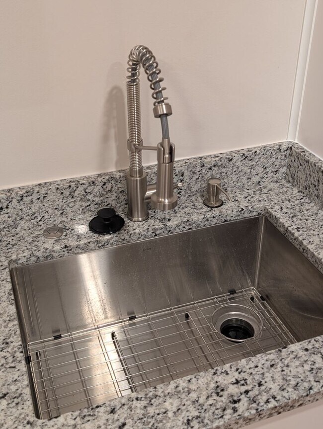 Foto del edificio - 35 Perry Ave