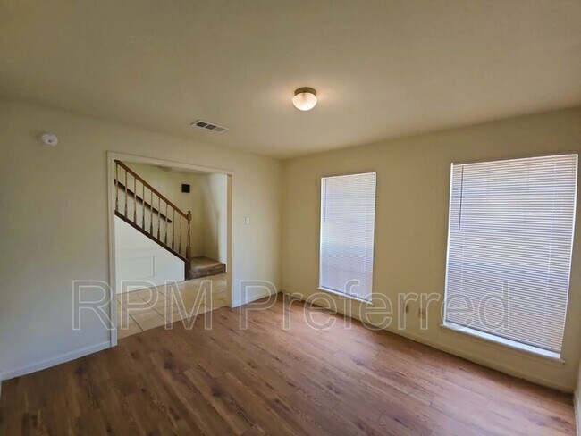 Building Photo - 7623 Kleingreen Ln