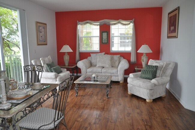 Foto del edificio - Beautiful 2/2 Ready For Move In !!!