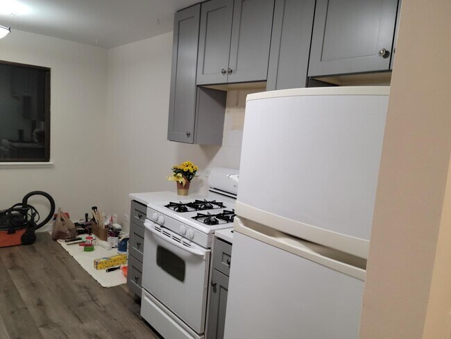 Building Photo - 50 Lambert Dr