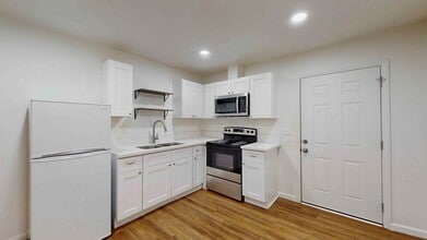 Building Photo - 1718 Fairmount Blvd
